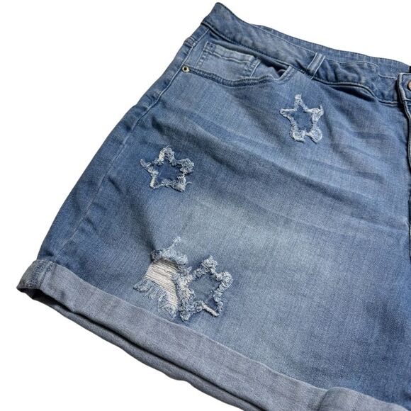 Lane Bryant Distressed Star Denim Shorts Roll Cuffs Plus Sz 26 - Picture 2 of 14